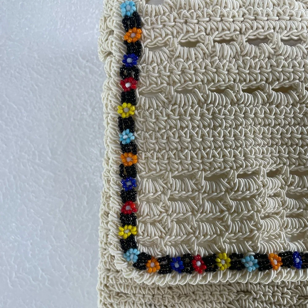 Vintage Y2K 90’s Crocheted Beaded Flower Beige 2 Pocket Crossbody Purse